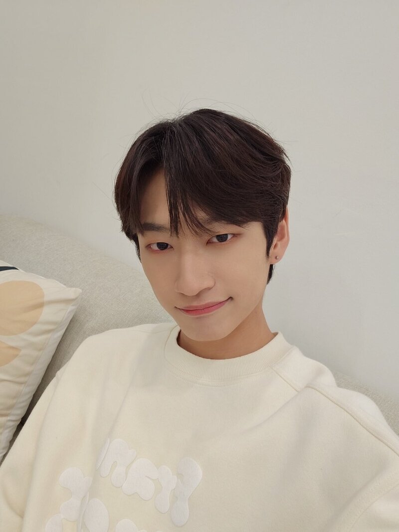 230527 OMEGA X Twitter Update - Taedong documents 2