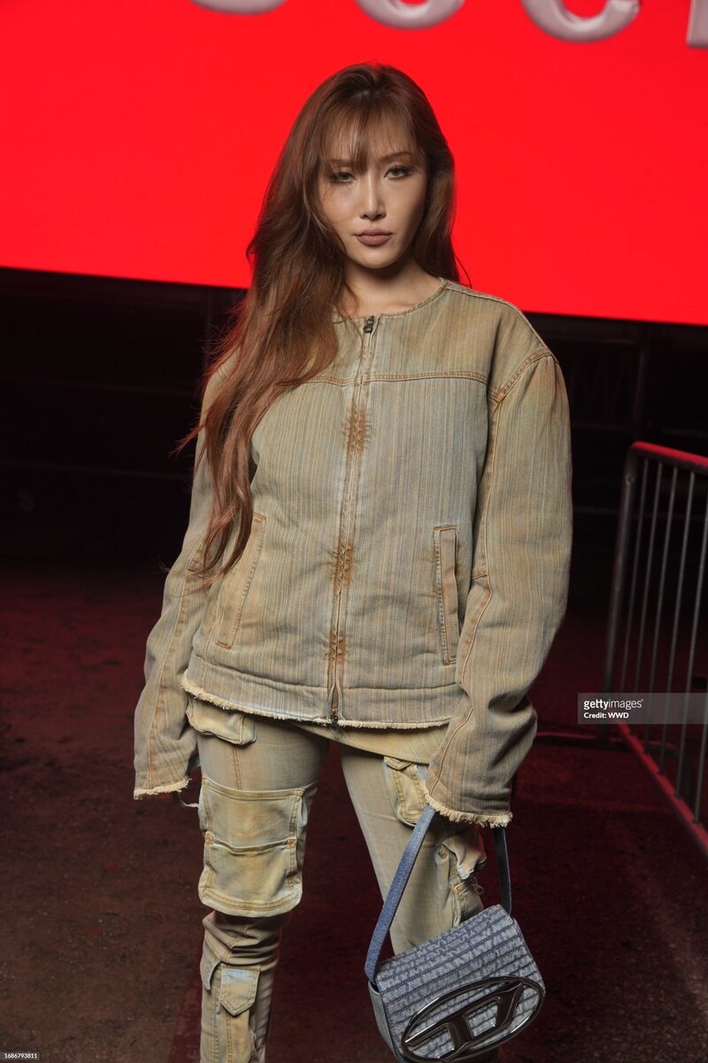 230920 HWASA - Diesel Co-ed Spring 2024 Ready To Wear Runway Show in Milan, Italy documents 3