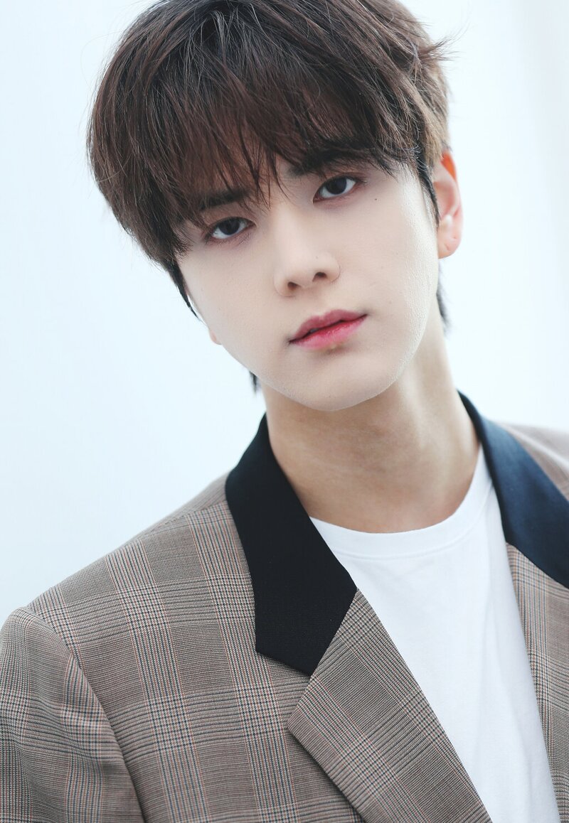 240319 The Boyz Younghoon - Star News Interview Photo documents 9