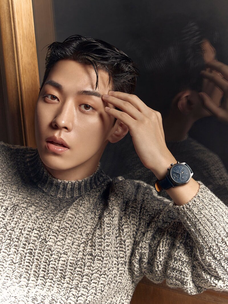 GRAY for NOBLESSE MEN x LONGINES WATCHES January Issue 2022 documents 4