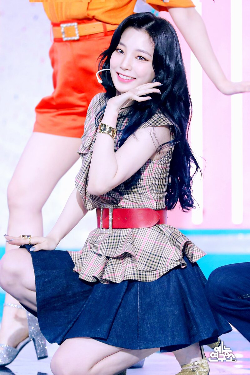 210522 Rocket Punch - 'Ring Ring' at Music Core documents 13