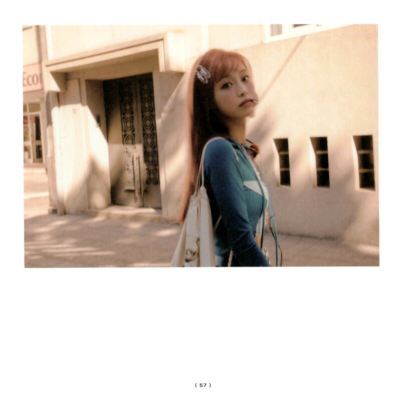 CHUU - 'Howl' (Wind Ver.) [SCANS] documents 19