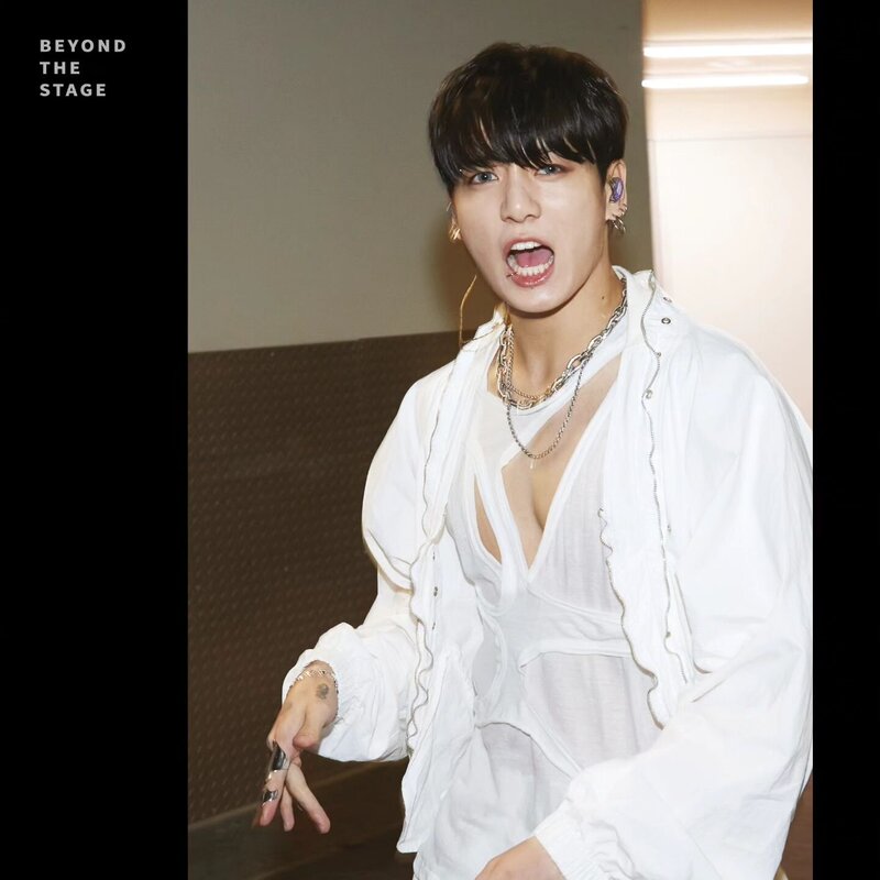 BTS - BEYOND THE STAGE Documentary Photobook 'THE DAY WE MEET' Preview Cuts documents 2