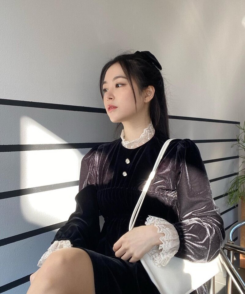 220211 Jieun Instagram Update documents 1
