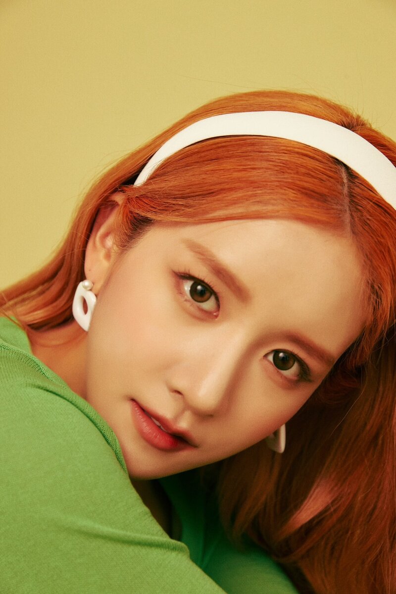 WJSN for Universe 'Retro Green' Photoshoot 2023 documents 10
