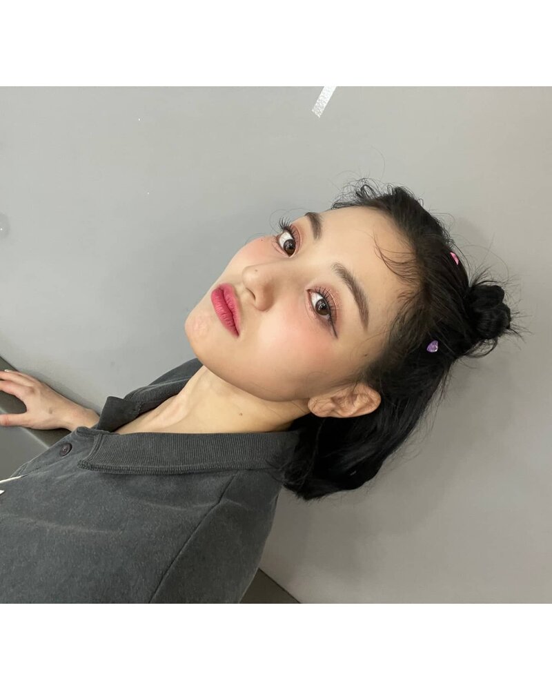 211222 TWICE Instagram Update - Jihyo documents 3