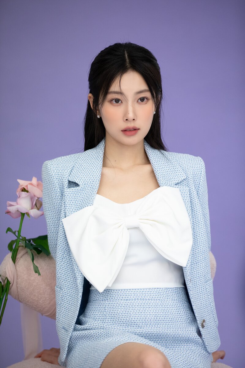 230114 8D Naver Post - Kang Hyewon - Roem 2023 Pre-Spring Campaign Behind documents 15