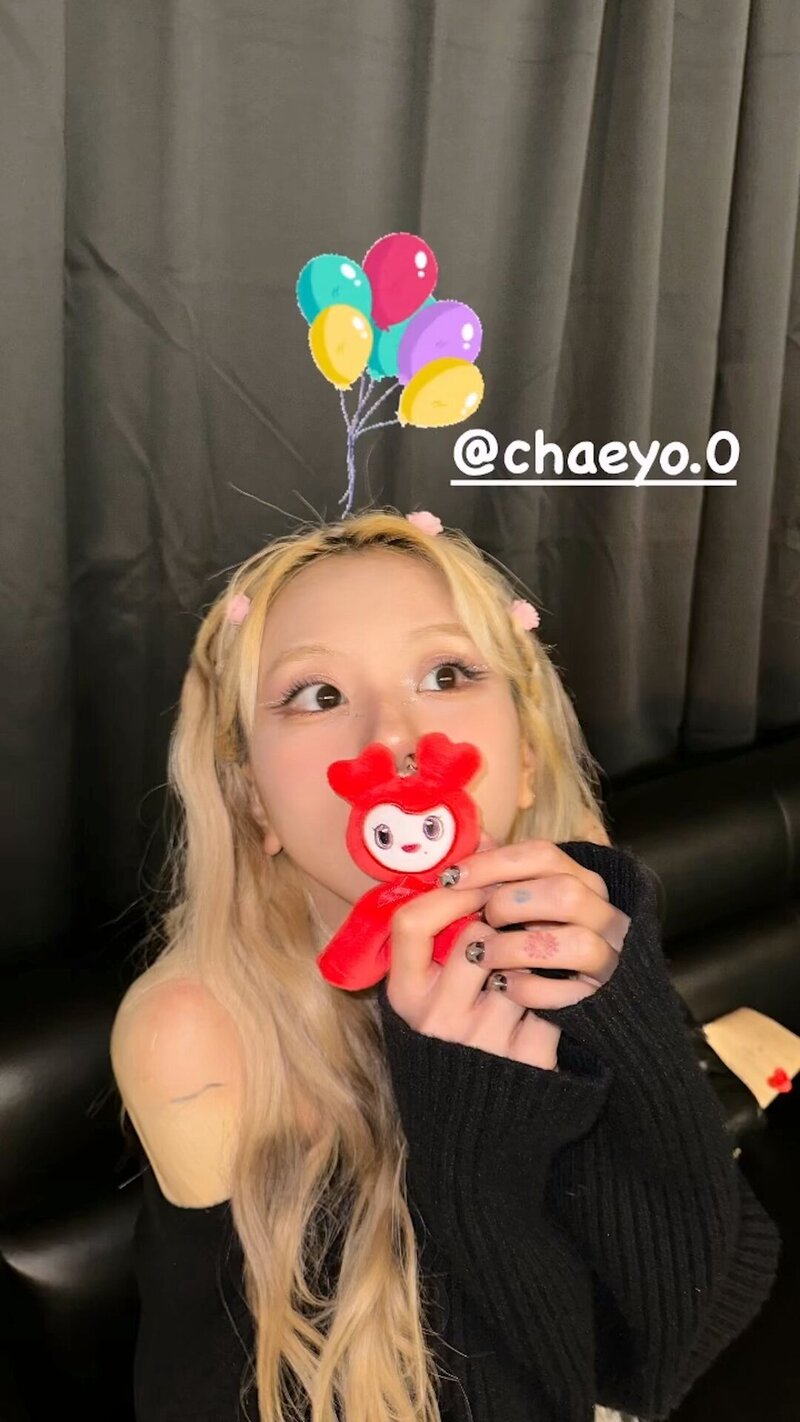 240423 - MOMO Instagram Story Update with CHAEYOUNG - Happy CHAEYOUNG Day documents 3