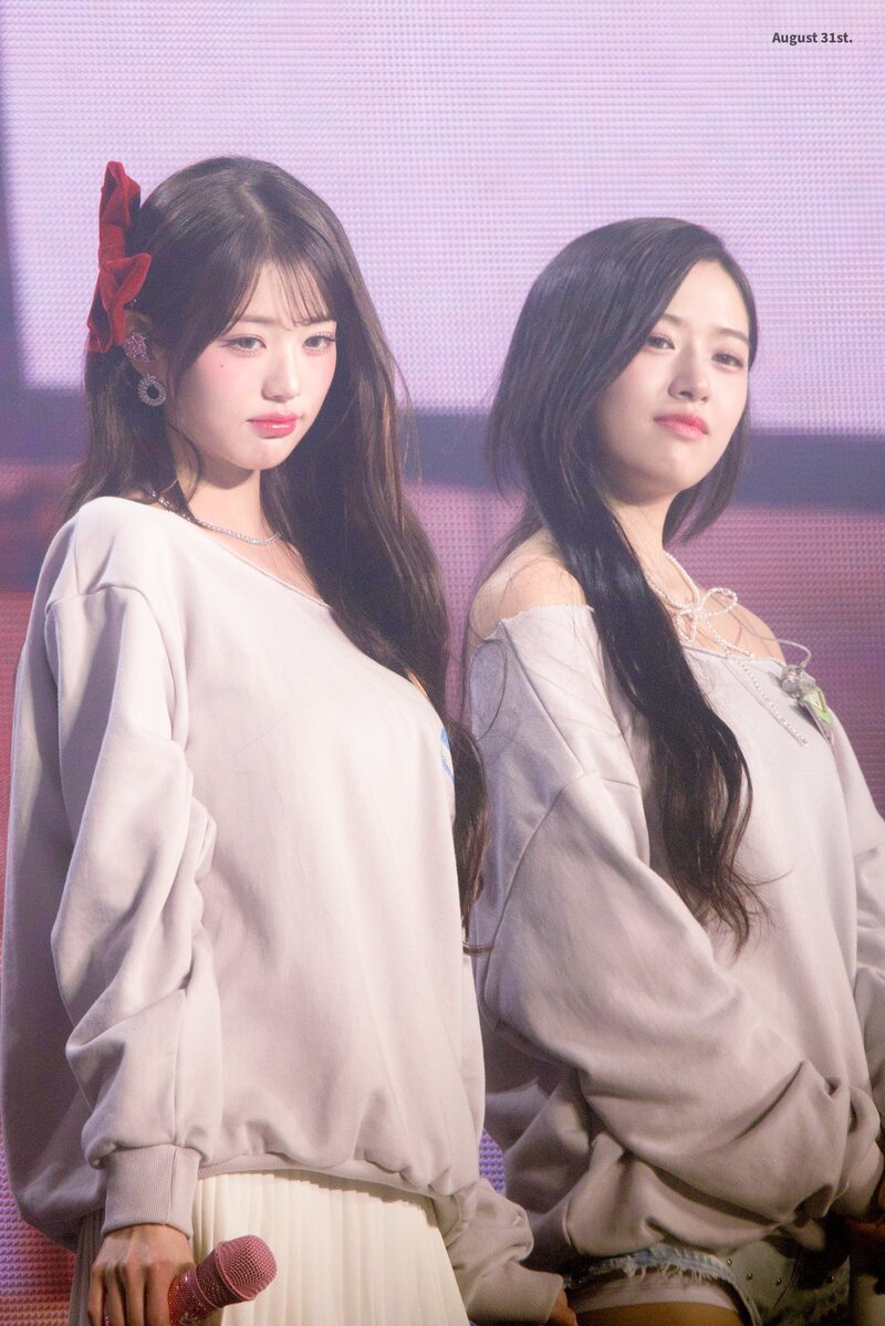 240310 WONYOUNG & YUJIN - 2024 IVE 2nd FANMEETING ＜MAGAZINE IVE＞ DAY 2 documents 1