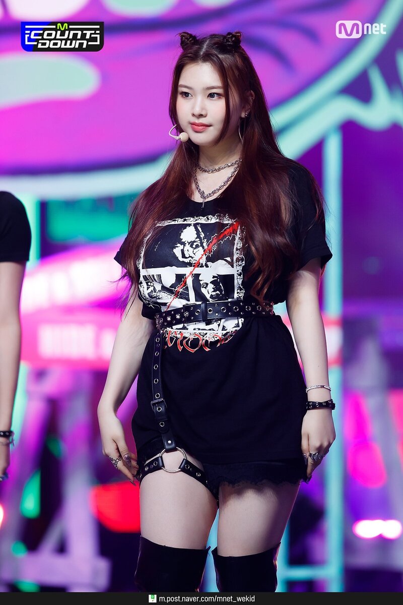 210909 PURPLE KISS - "Zombie" at MCOUNTDOWN documents 30