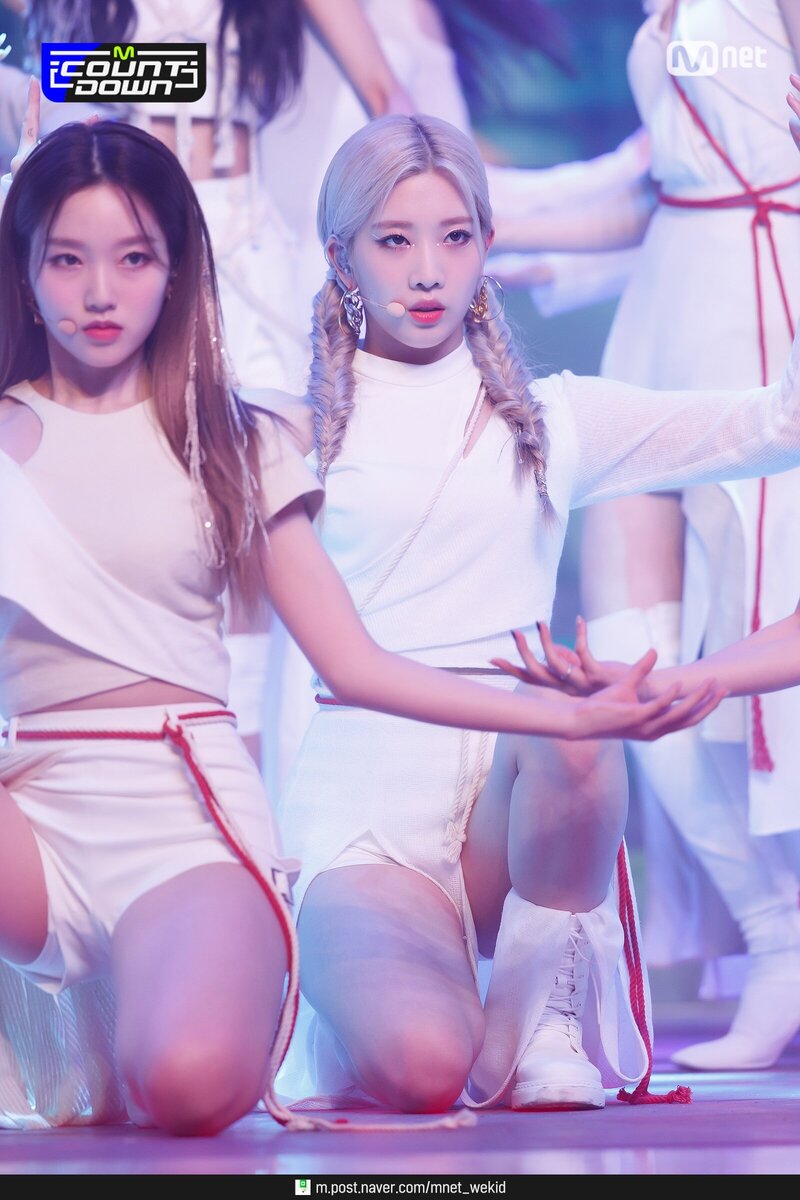 210701 LOONA - PTT (Paint The Town) at M Countdown documents 10