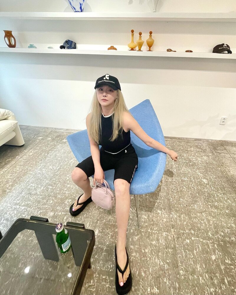 220615 Brave Girls Minyoung Instagram Update documents 5
